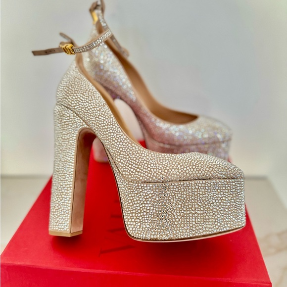 VALENTINO GARAVANI
Tan-Go Platform Pumps 155 New Box size IT 41 - Picture 8 of 16